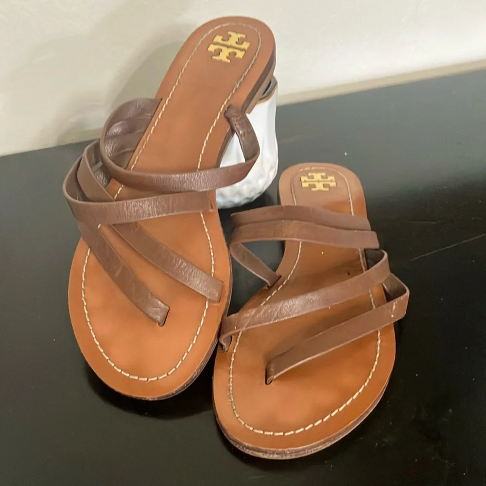 Tory Burch leather sandals thong slide Size 8 EUC - Picture 1 of 6